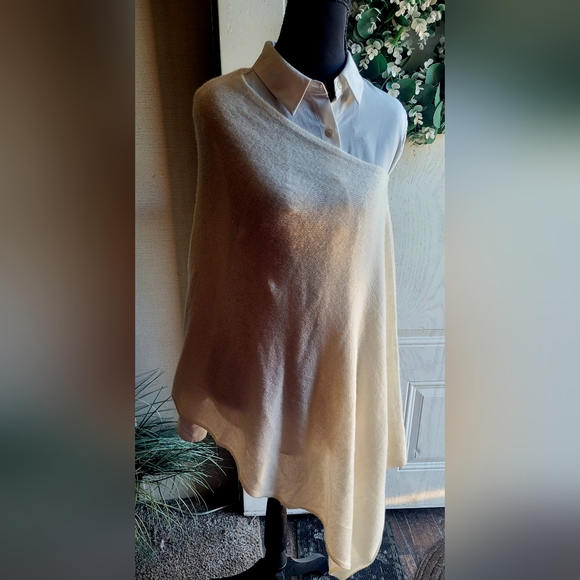J. Crew Elegant Cream Sweater Poncho - Picture 6 of 7